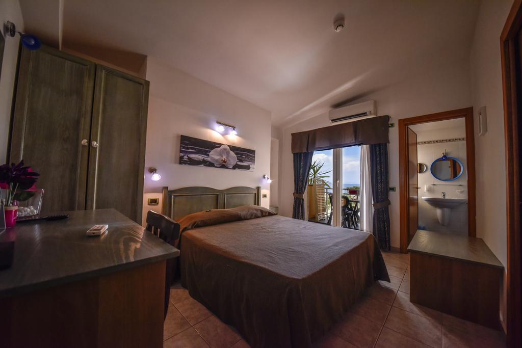 Hotel La Villa Corigliano Calabro Chambre photo