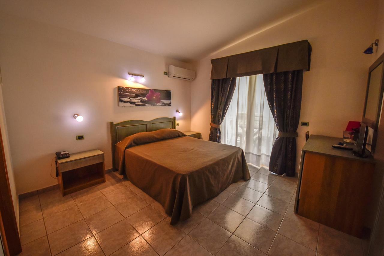 Hotel La Villa Corigliano Calabro Extérieur photo