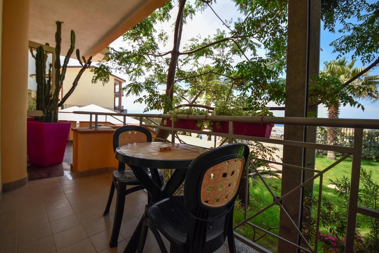Hotel La Villa Corigliano Calabro Extérieur photo